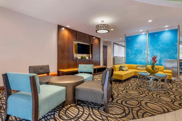 Comfort Suites Fort Lauderdale Airport South & Cruise Port image 4